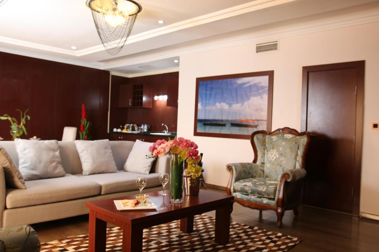 אבוג'ה Grand Pela Hotel & Suites מראה חיצוני תמונה