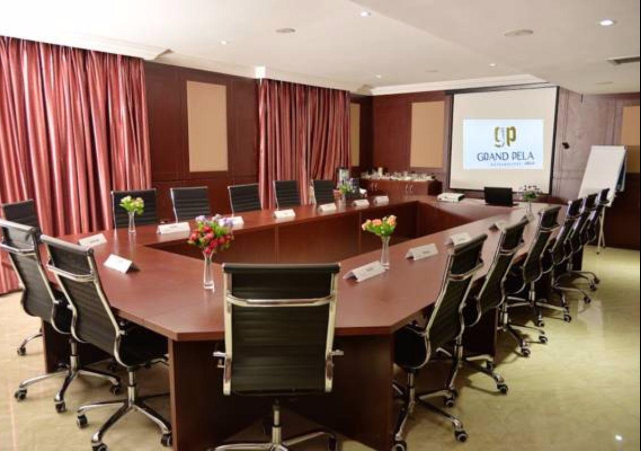 אבוג'ה Grand Pela Hotel & Suites מראה חיצוני תמונה