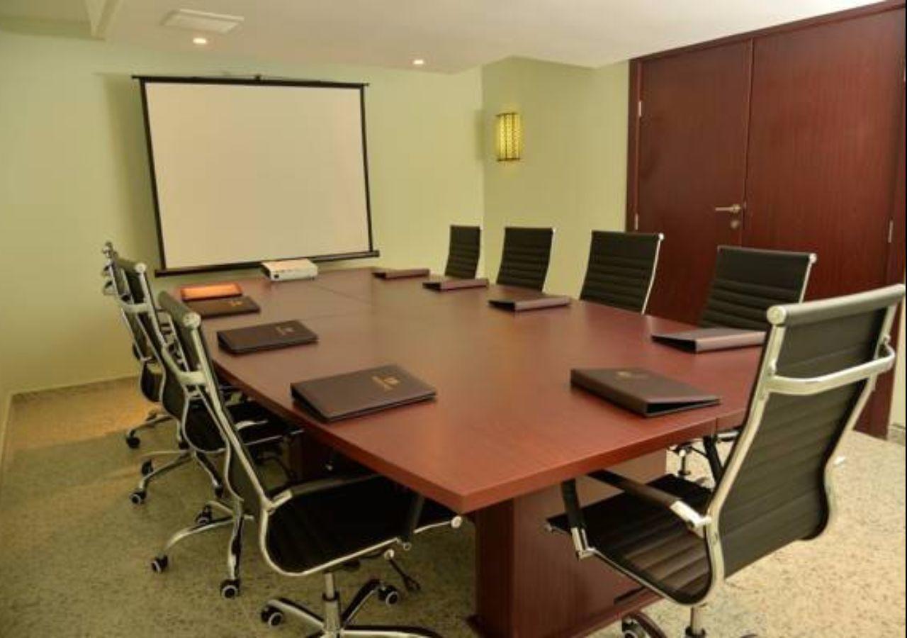 אבוג'ה Grand Pela Hotel & Suites מראה חיצוני תמונה