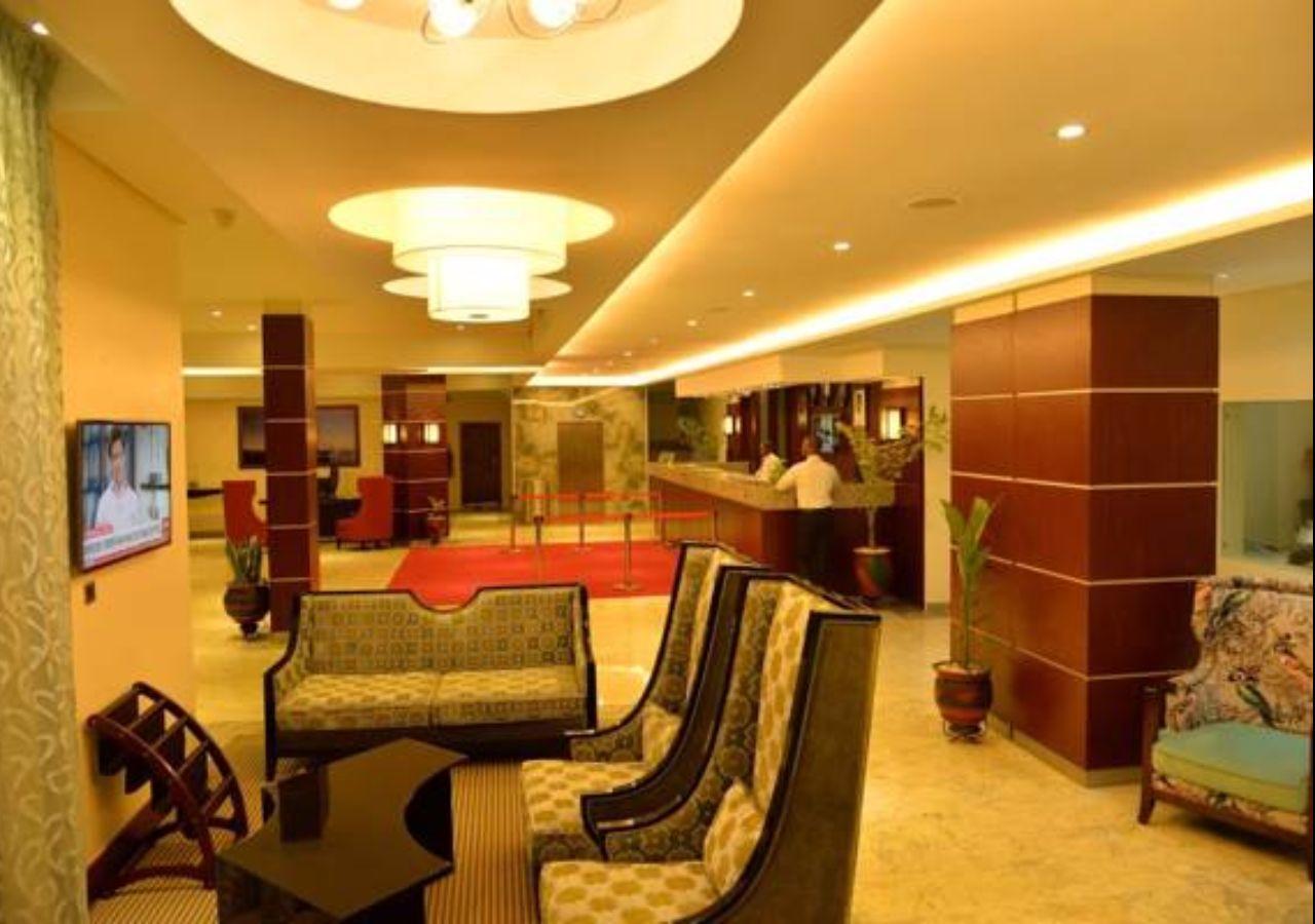 אבוג'ה Grand Pela Hotel & Suites מראה חיצוני תמונה